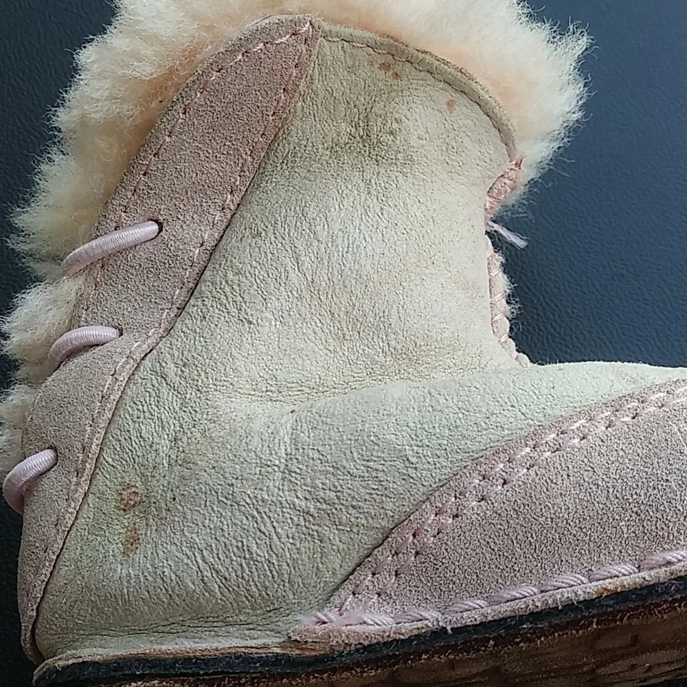 UGG Baby Girl Boot Size M